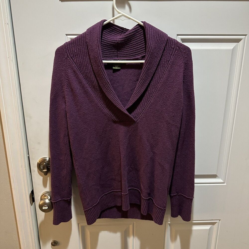 Eddie Bauer Cross V-Neck Women’s XL Sweater-Purple. Size Small